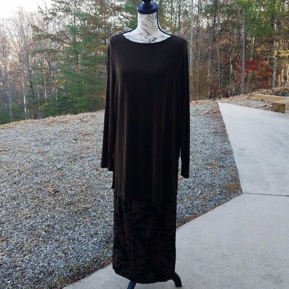 Citiknits 2 pc top and skirt set, Size Large NWT